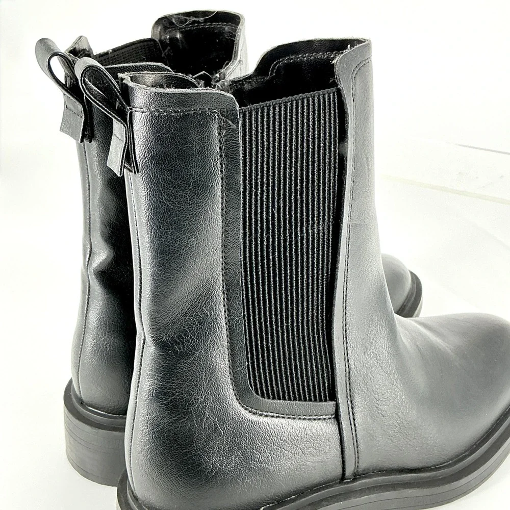Kenneth Cole Reaction Size 9 Chelsea Boots Black Side Zip NEW Anabelle $70